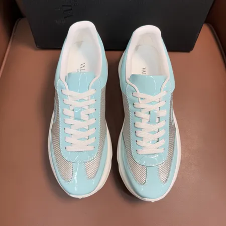 ヴァレンティノ スニーカー