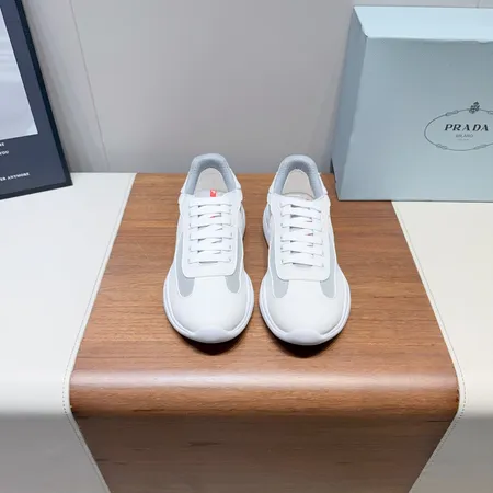 プラダ カジュアルシューズ