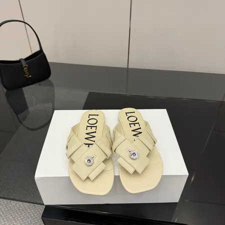 ロエベ スリッパ