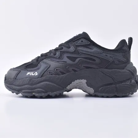 フィラ スニーカー