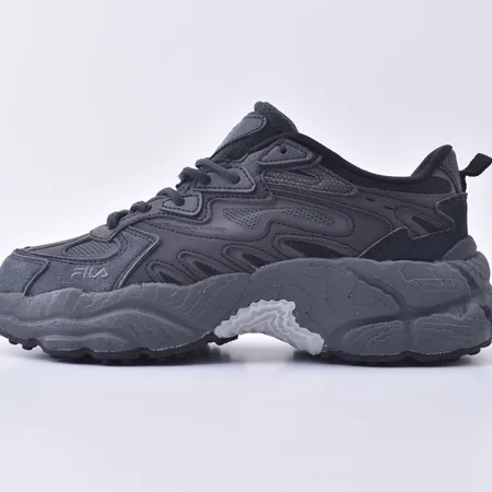 フィラ スニーカー