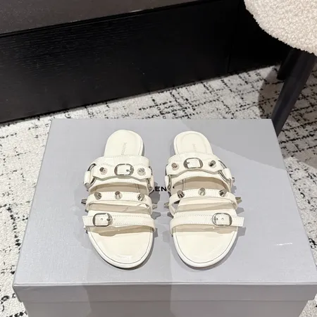 バレンシアガ スリッパ