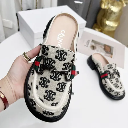 セリーヌ スリッパ