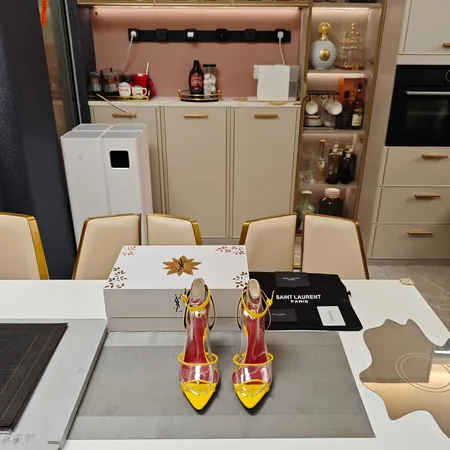 イブサンローラン サンダル