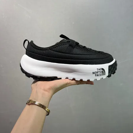 ノースフェイス カジュアルシューズ