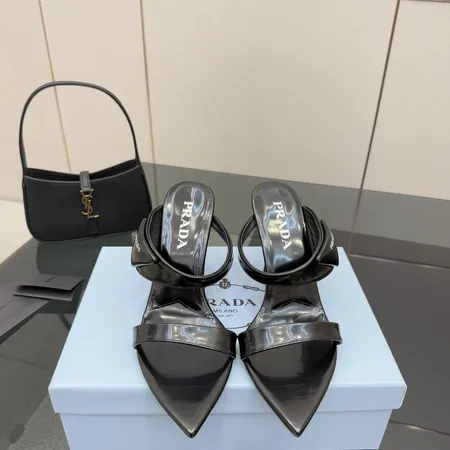 プラダ サンダル