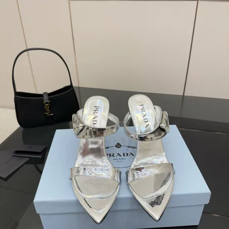 プラダ サンダル