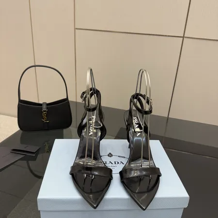 プラダ サンダル