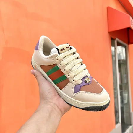 グッチ カジュアルシューズ