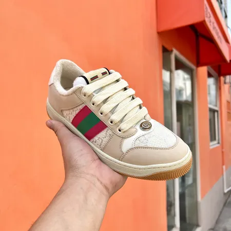 グッチ カジュアルシューズ