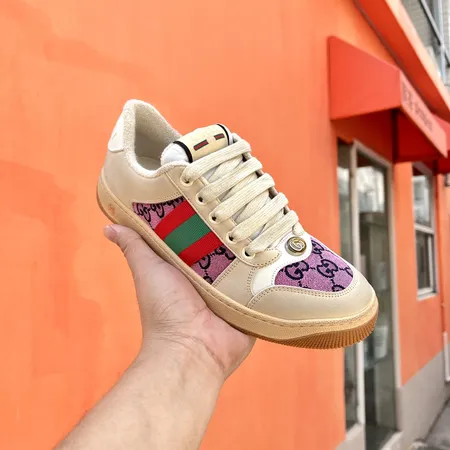 グッチ カジュアルシューズ