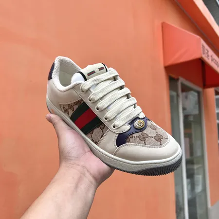 グッチ カジュアルシューズ