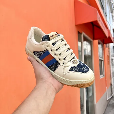 グッチ カジュアルシューズ