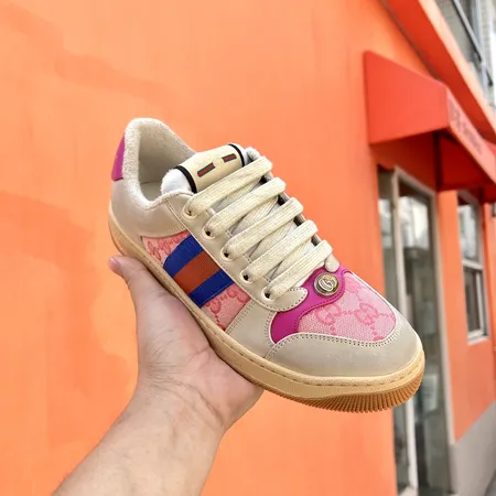 グッチ カジュアルシューズ