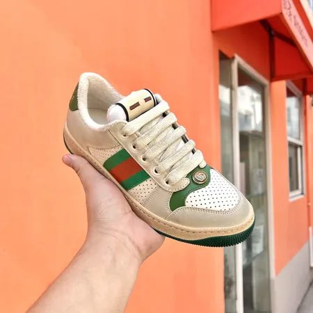 グッチ カジュアルシューズ