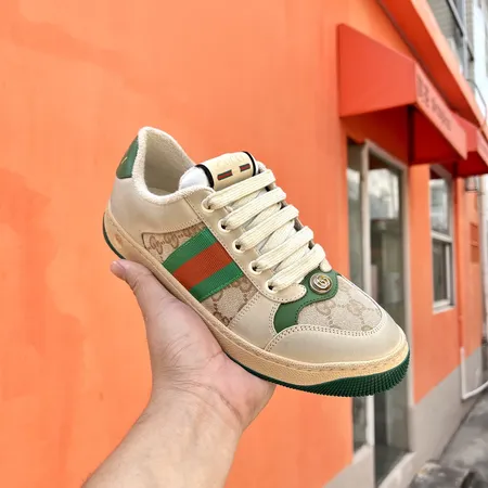 グッチ カジュアルシューズ