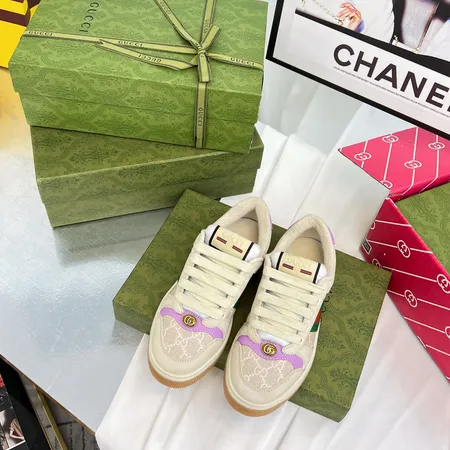 グッチ カジュアルシューズ