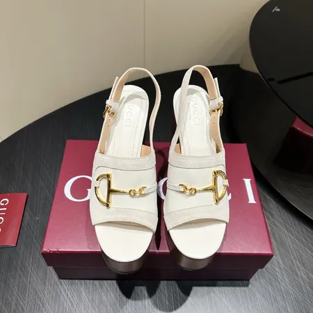 グッチ サンダル