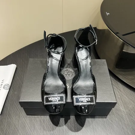 ヴェルサーチ サンダル