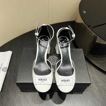 ヴェルサーチ サンダル