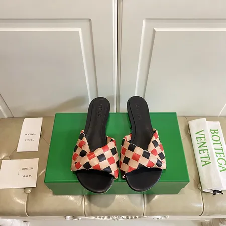 ボッテガ ヴェネタ スリッパ