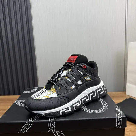 ヴェルサーチ スニーカー