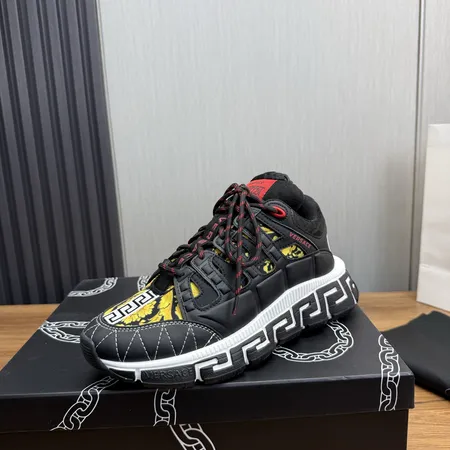 ヴェルサーチ スニーカー