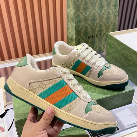 グッチ カジュアルシューズ