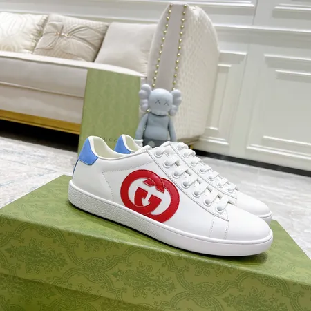 グッチ カジュアルシューズ