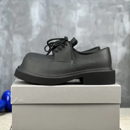 バレンシアガ ビジネスシューズ