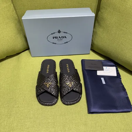 プラダ スリッパ