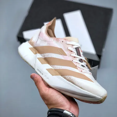 アディダス スニーカー