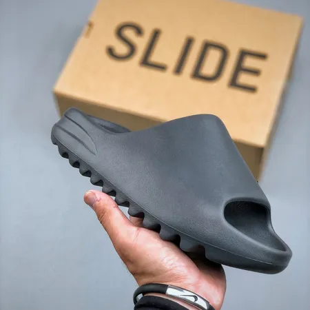 アディダス スリッパ