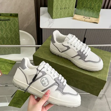 グッチ カジュアルシューズ