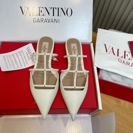 ヴァレンティノ スリッパ