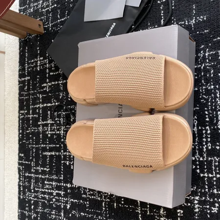 バレンシアガ スリッパ