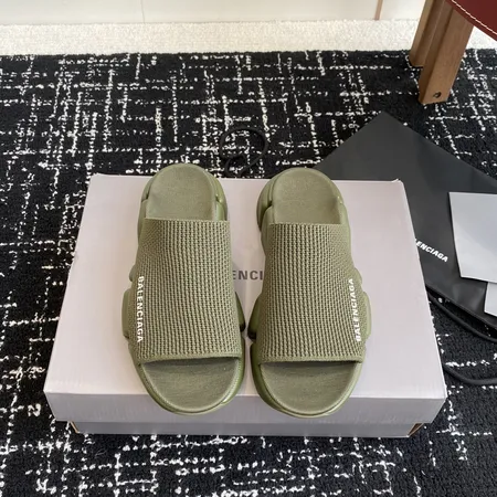 バレンシアガ スリッパ