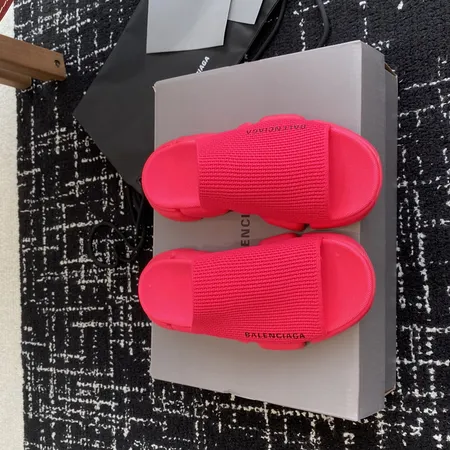 バレンシアガ スリッパ