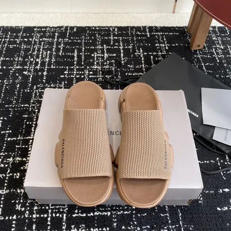 バレンシアガ スリッパ