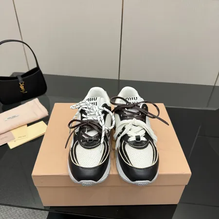 ミュウミュウ スニーカー