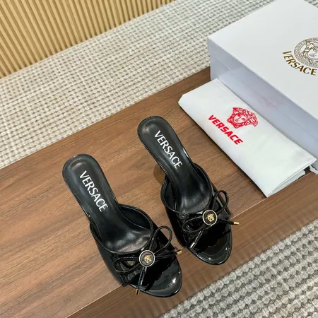 ヴェルサーチ スリッパ