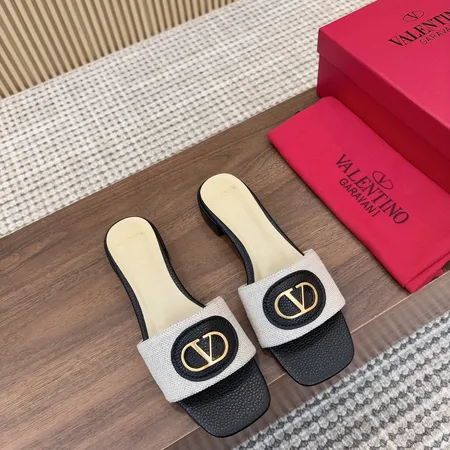 ヴァレンティノ スリッパ
