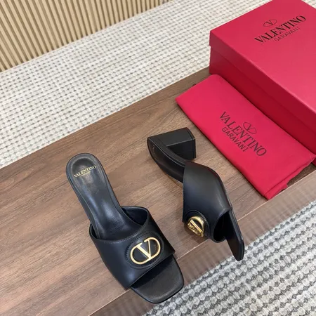 ヴァレンティノ スリッパ