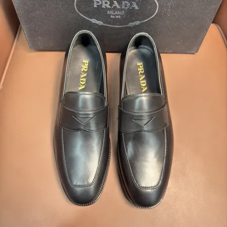 プラダ ビジネスシューズ