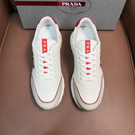 プラダ スニーカー