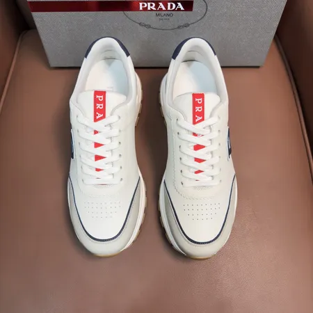 プラダ スニーカー