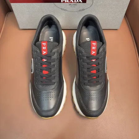 プラダ スニーカー
