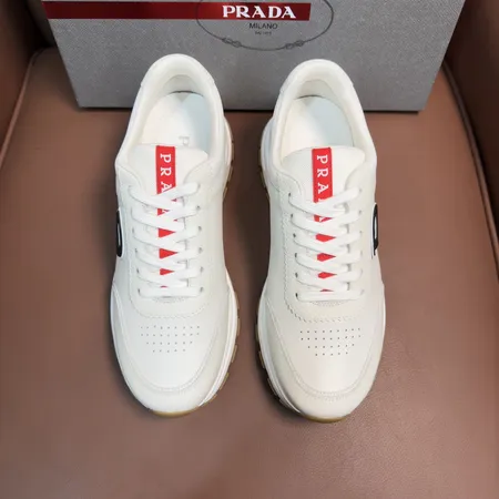 プラダ スニーカー