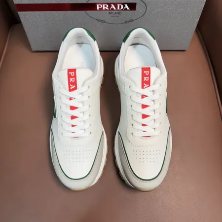 プラダ スニーカー