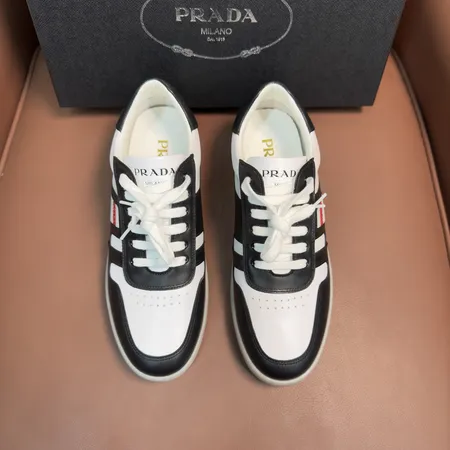 プラダ カジュアルシューズ